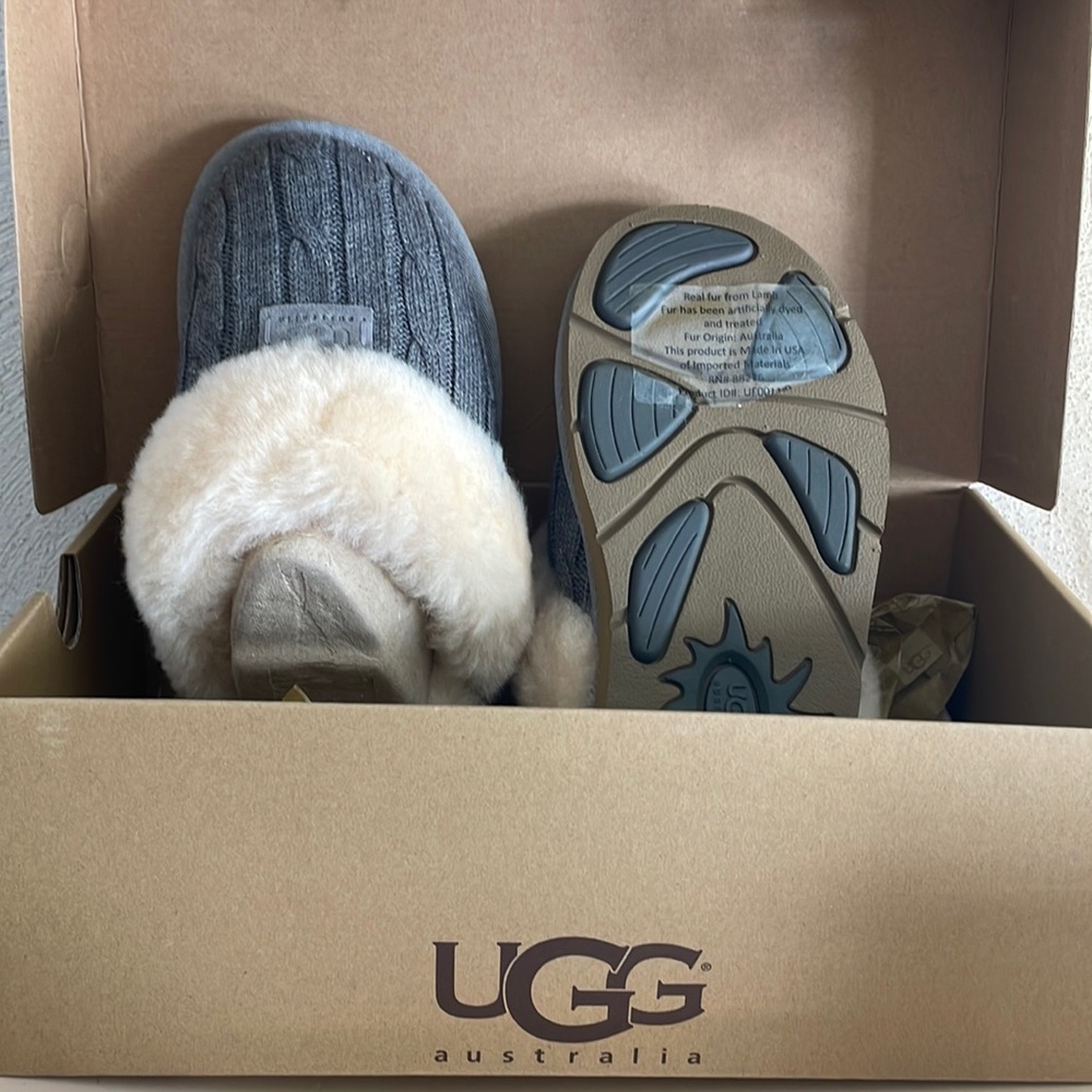 brand new/ never worn Ugg Slippers